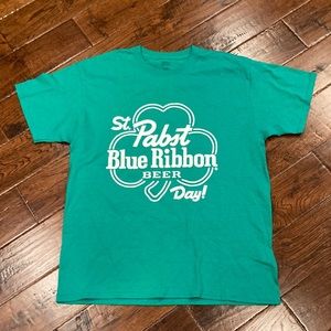 Men’s St. Pabst Blue Ribbon Beer Day Green St. Patrick’s T-Shirt Size Large USED